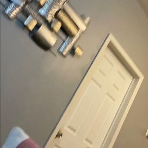 Meet your Posher, Claudia